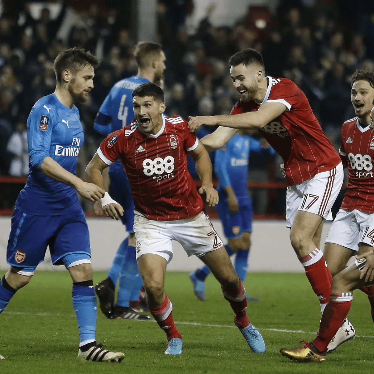 拉齐奥便以 拉齐奥便以