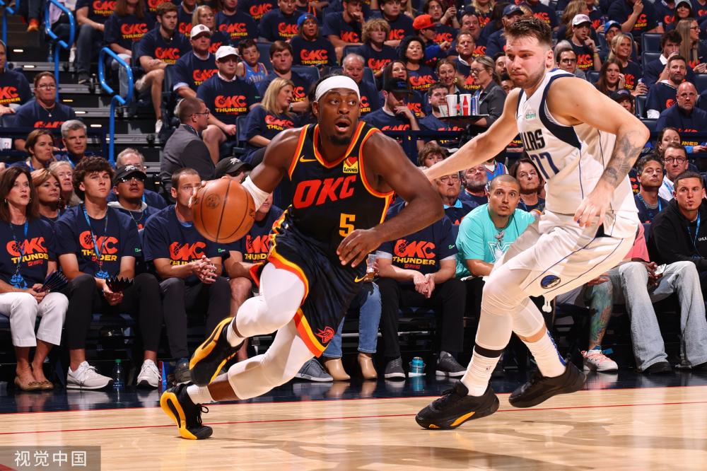 球迷们不禁 球迷们不禁